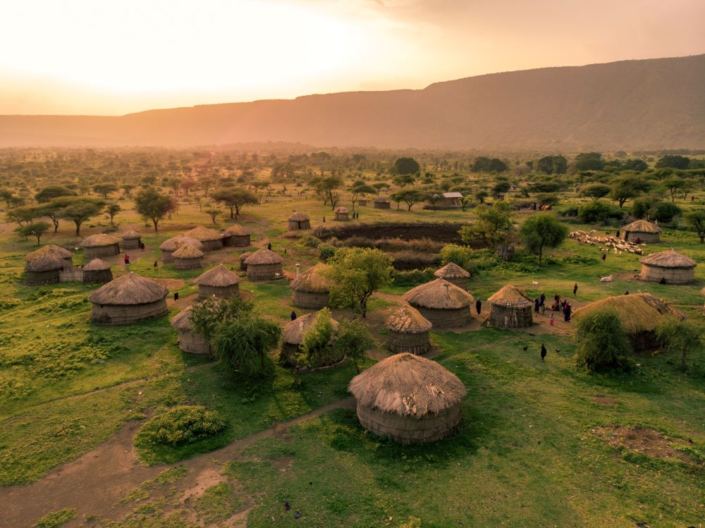 Traditionelles Dorf der Massai Mara