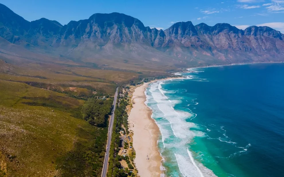 Panorama an der Küste der Garden Route.