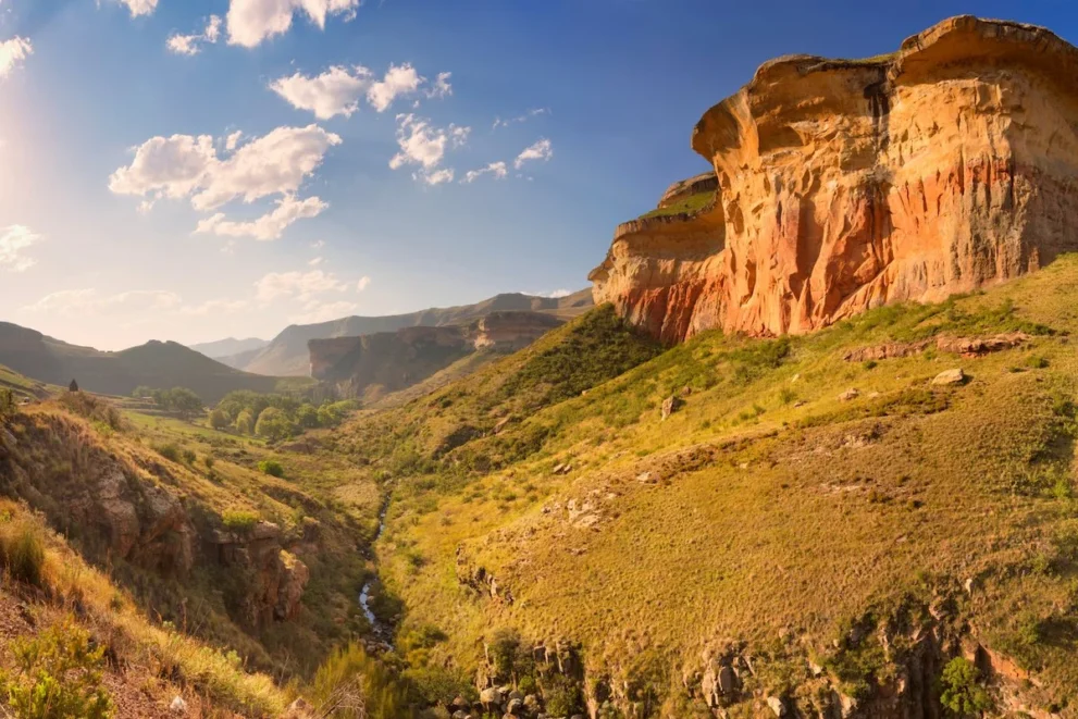 Ein roter Fels im Golden Gate Highlands Nationalpark.