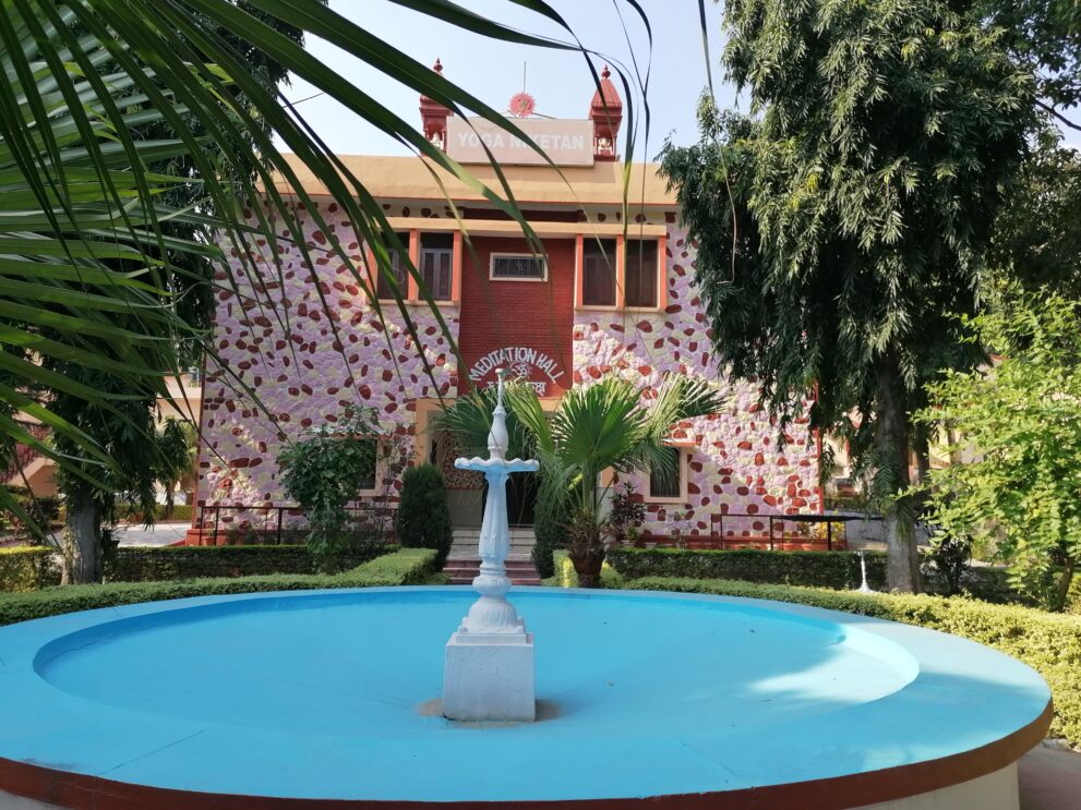 Yogareise Indien Niketan Ashram Rishikesh Shakiri