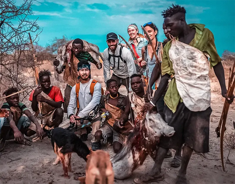 Teambild Reisende und der Afrikanische Hadza
